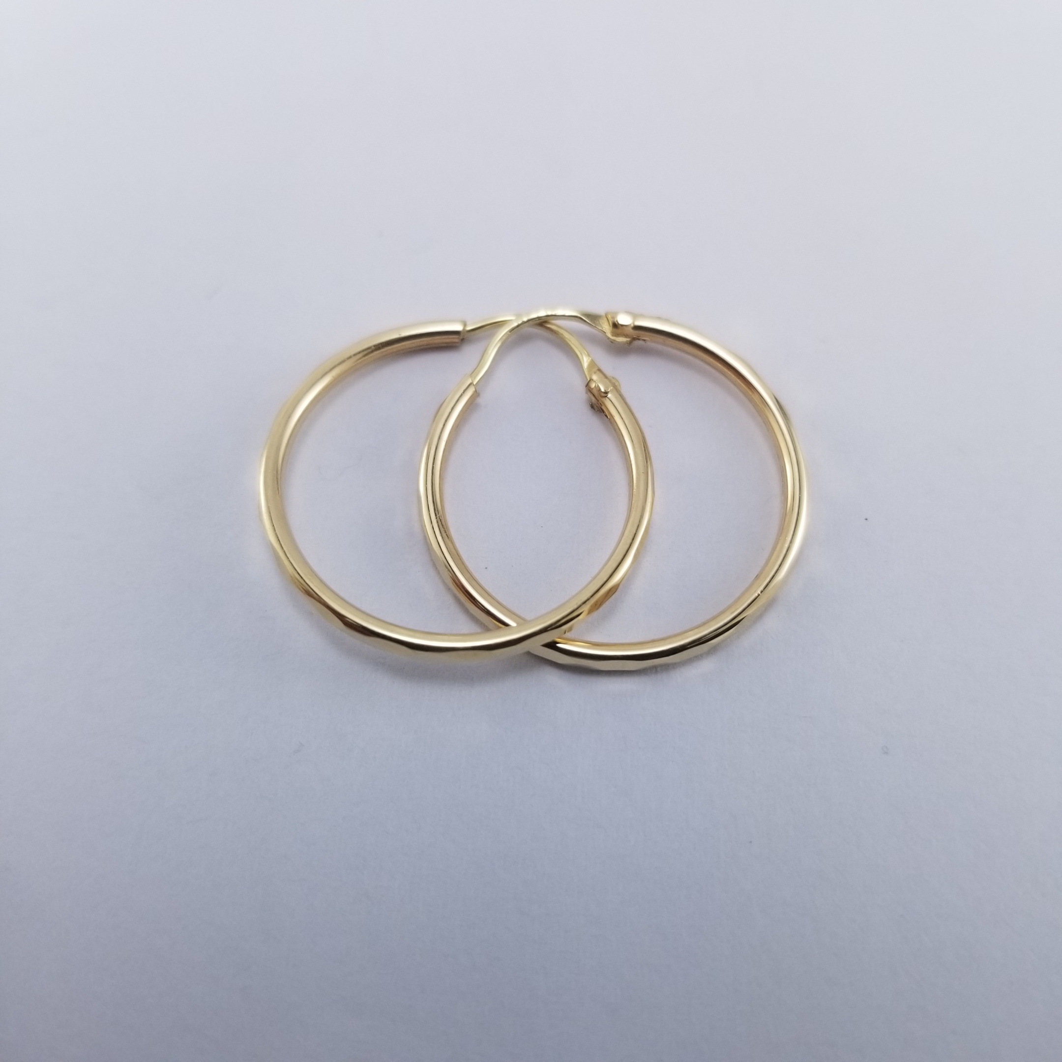 Arracada Tubular 10k Faceada Redonda 20mm