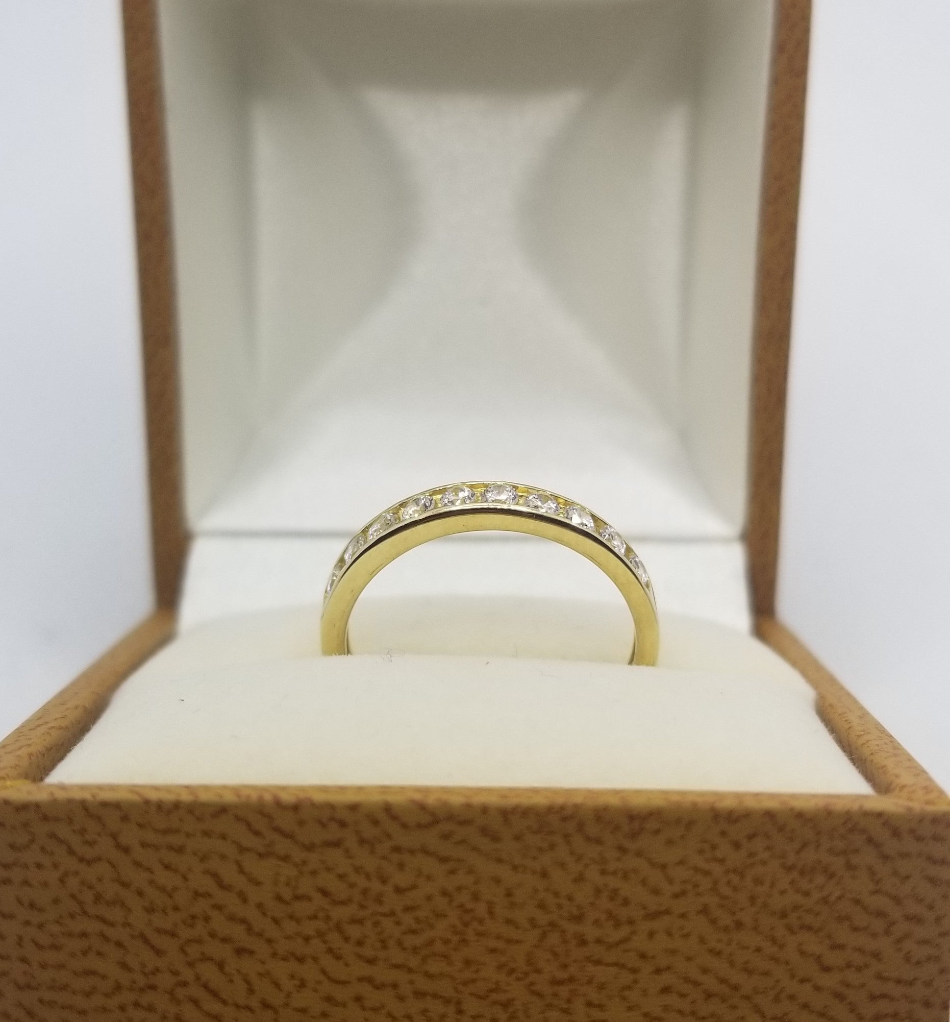 Anillo Churumbela 14k 1fila circonias