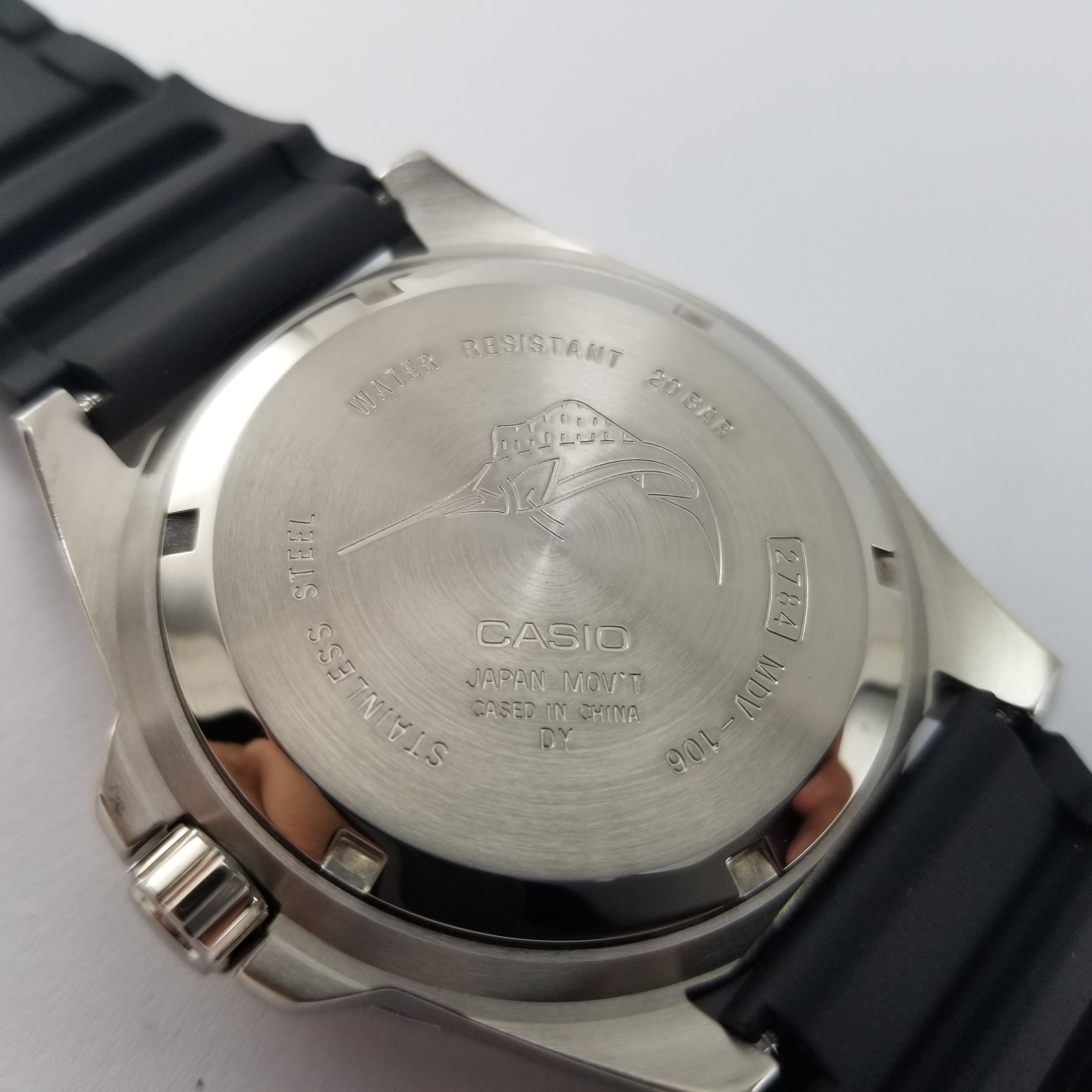 Reloj Casio Marlin Negro/Dorado MDV-106G-1AVCF