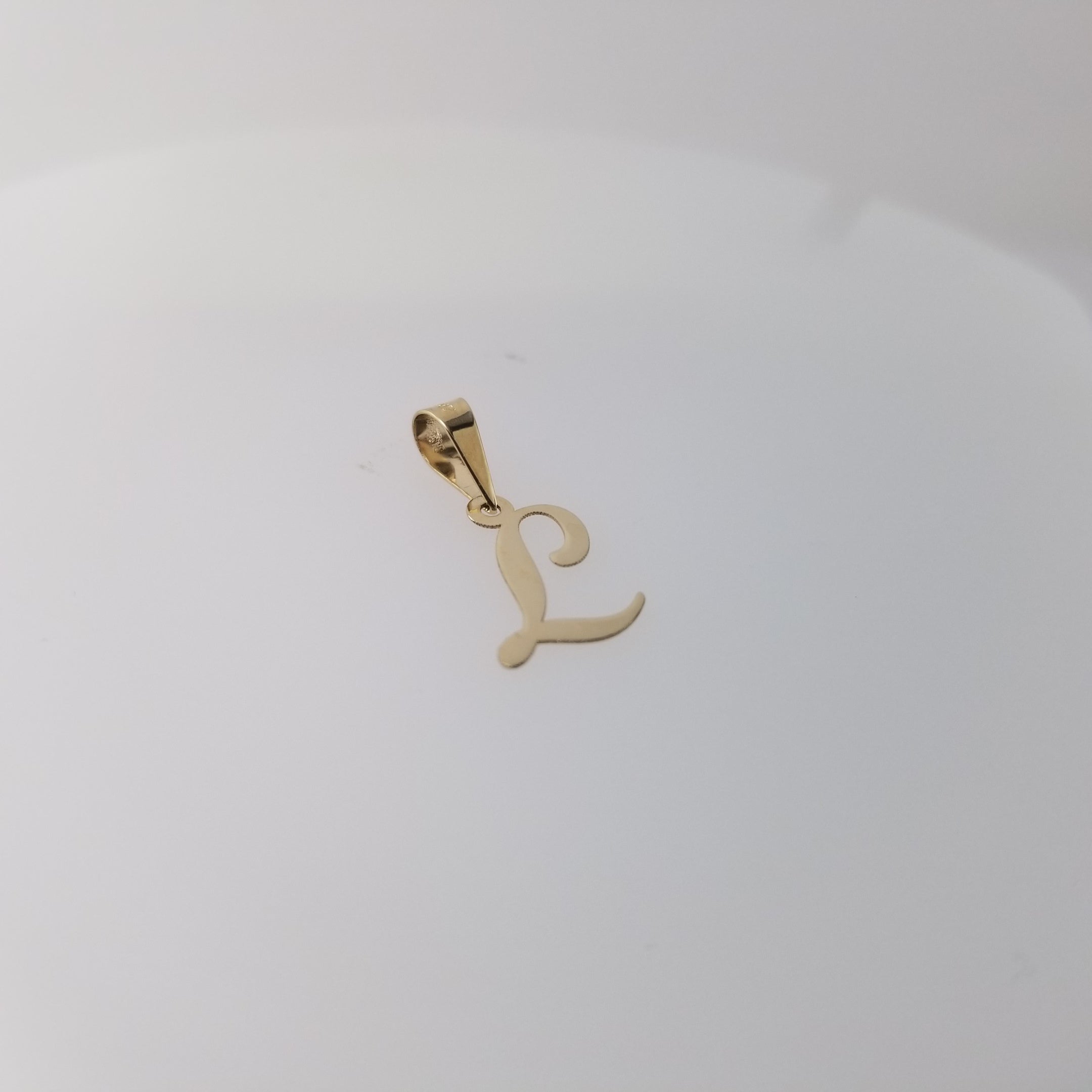 Dije 10k Letra L 15mm