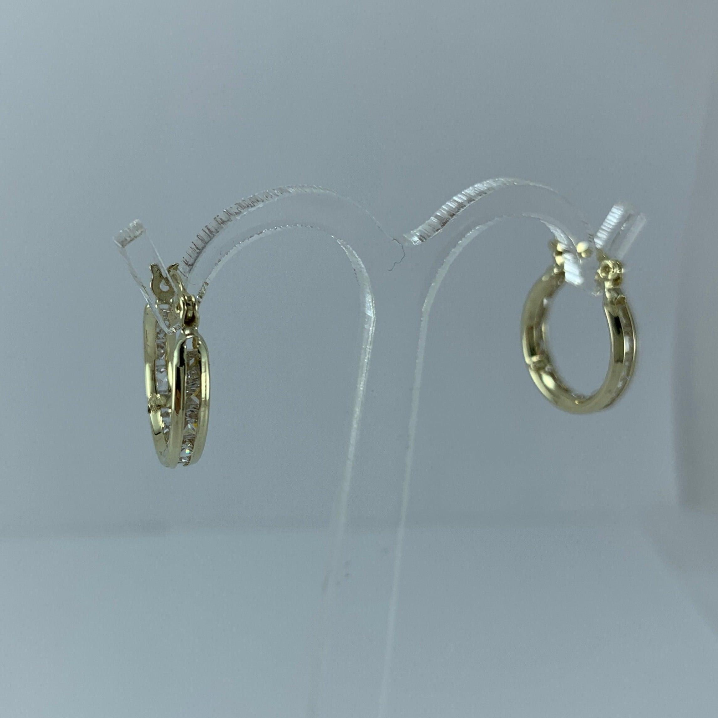 Arracada 10k Circonias biseladas 15x3mm