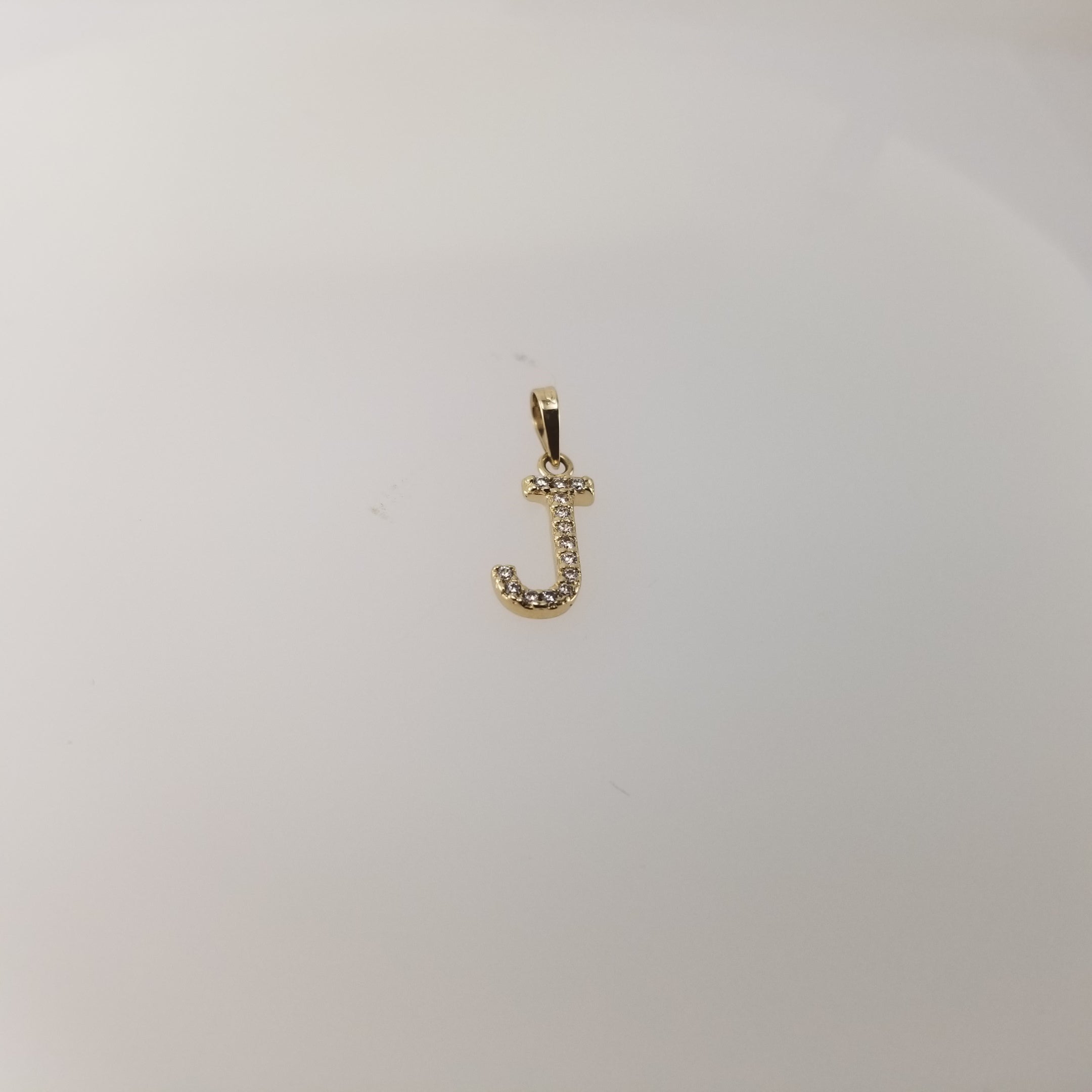 Dije 10k Letra J circonias 1cm