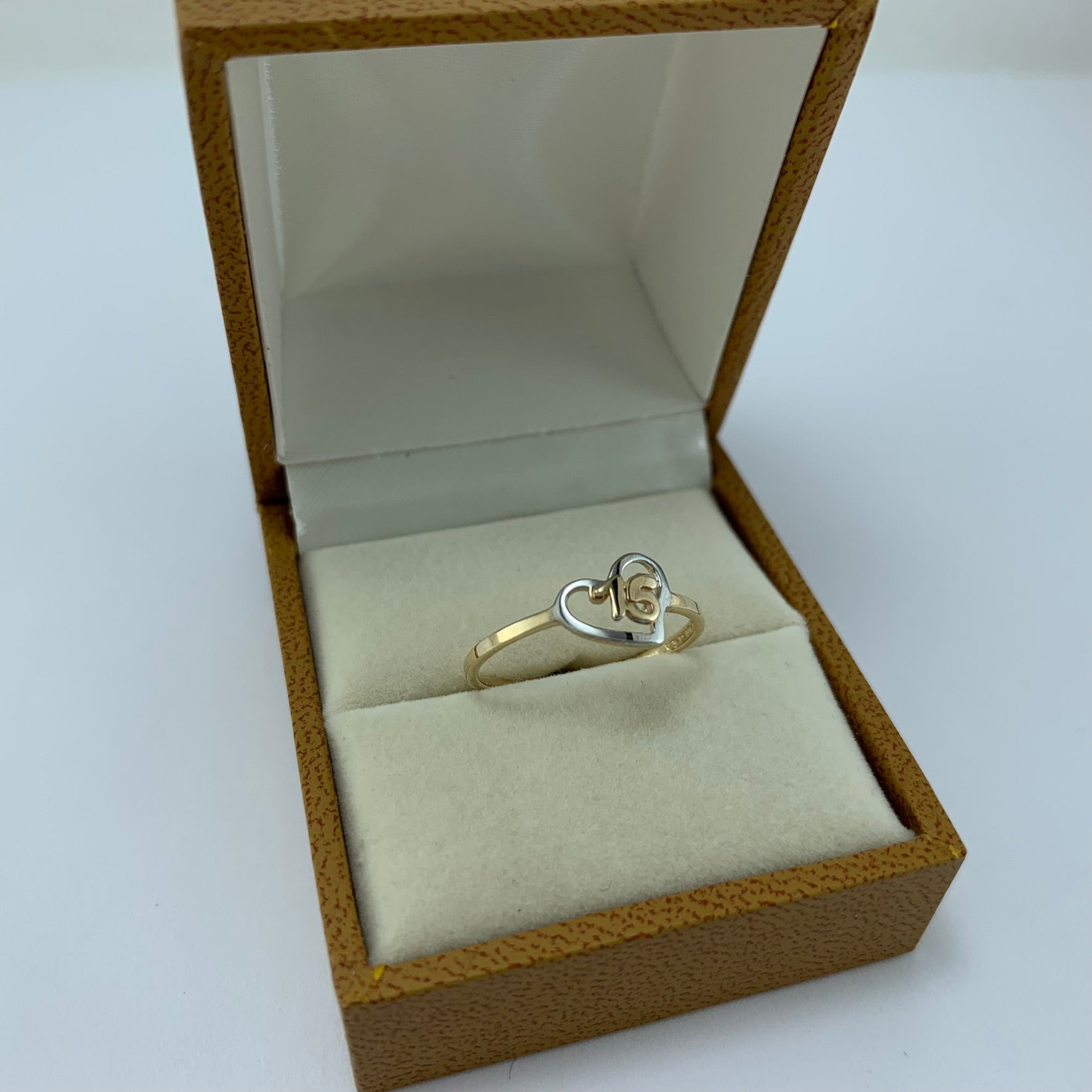 Anillo 10k 15 años Corazon