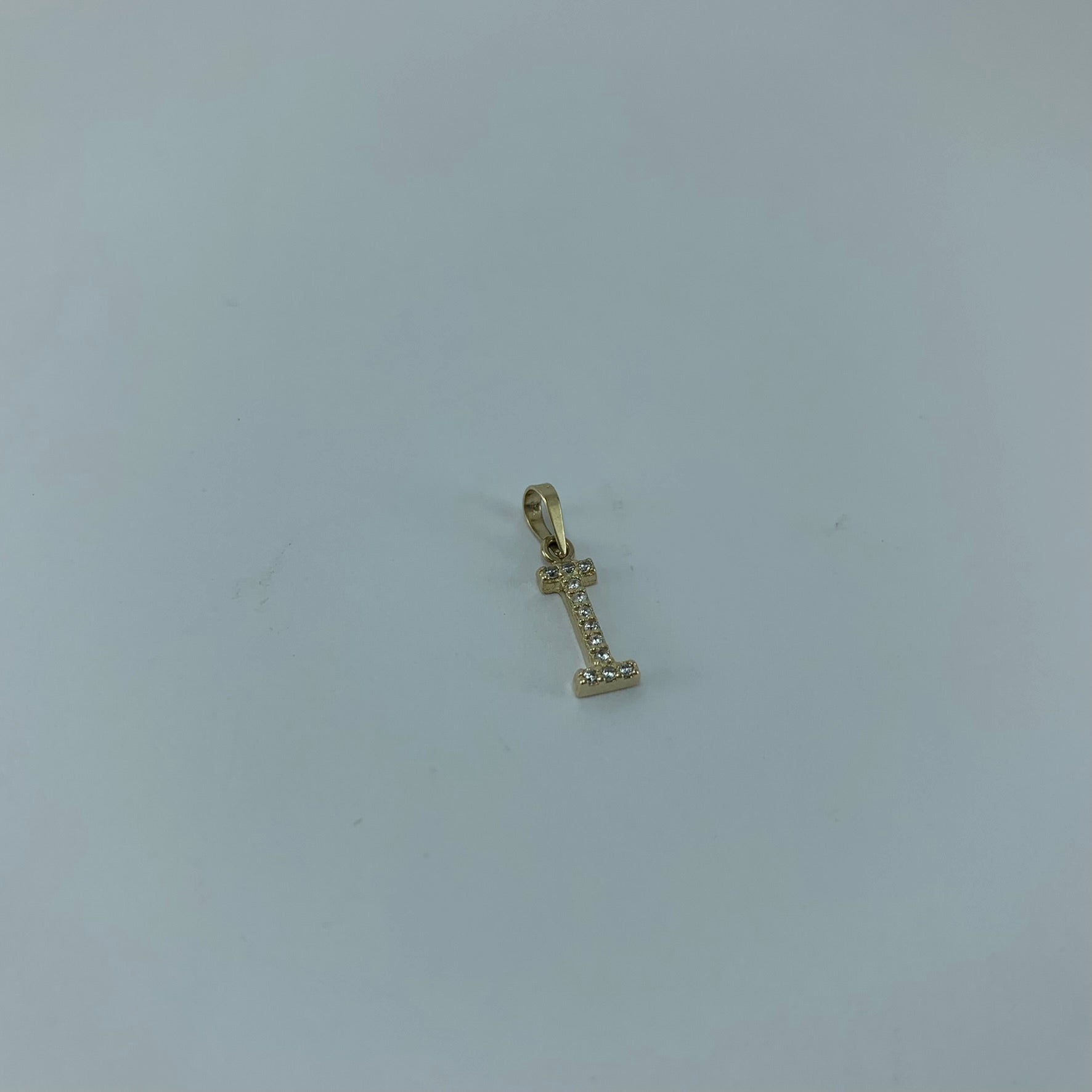 Dije 10k Letra I 10 mm Circonias