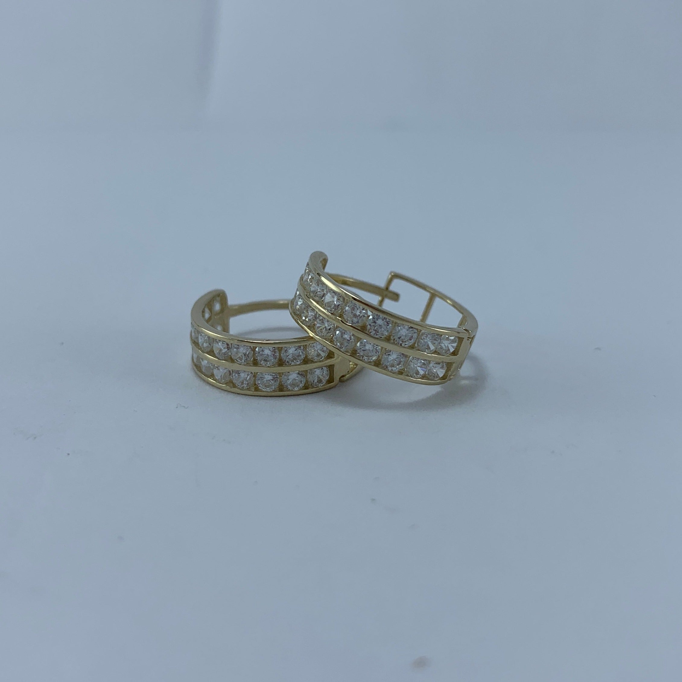 Arracadas Huggie Doble fila redonda circonias 15x5mm