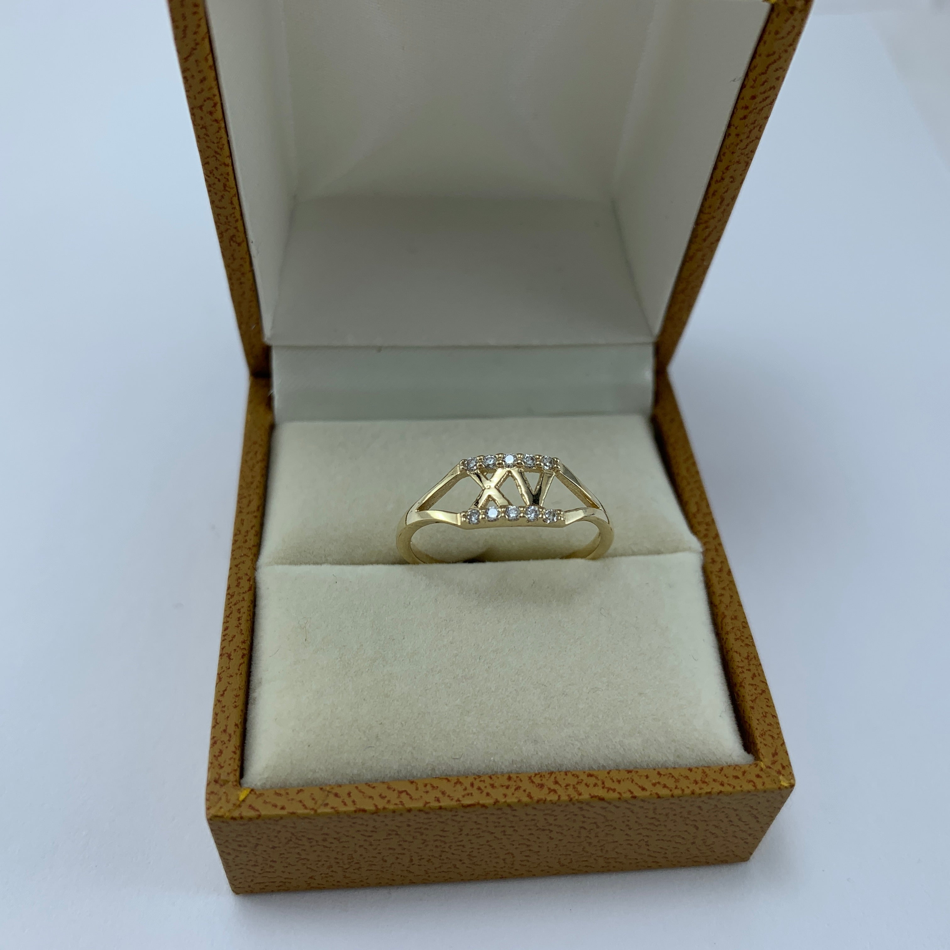 Anillo 10k XV Años con circonias