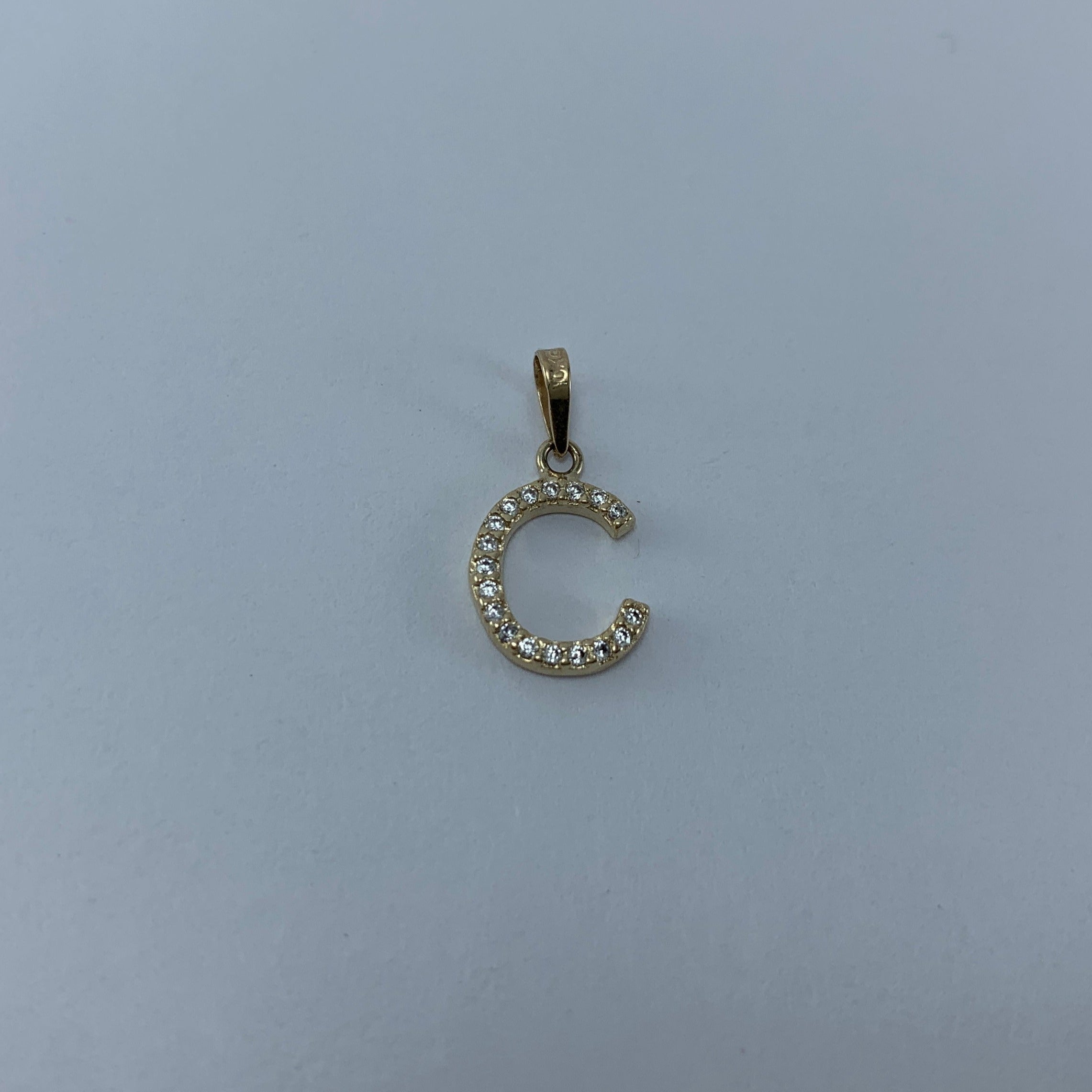 Dije 10k Letra C 10mm Circonias