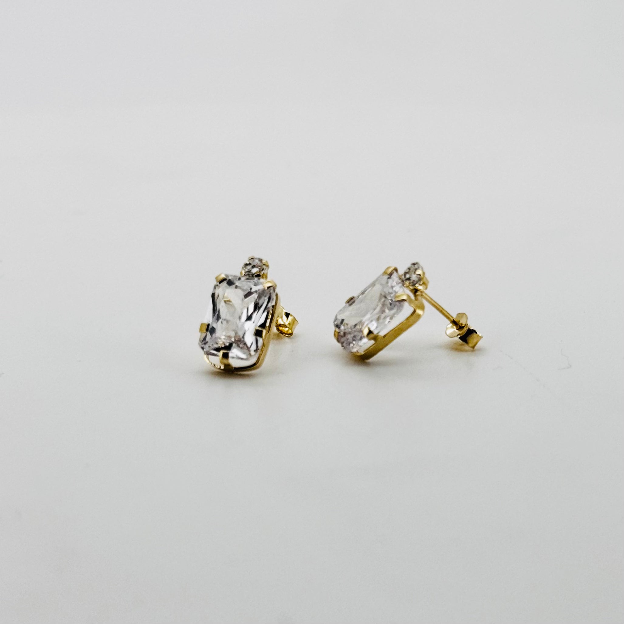 Broqueles 10k piedra octagonal 6x8 mm