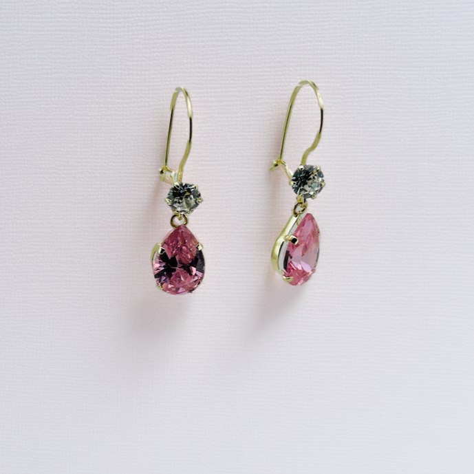 Arete 10k piedra gota 9x6mm Rosa con circonia blanca