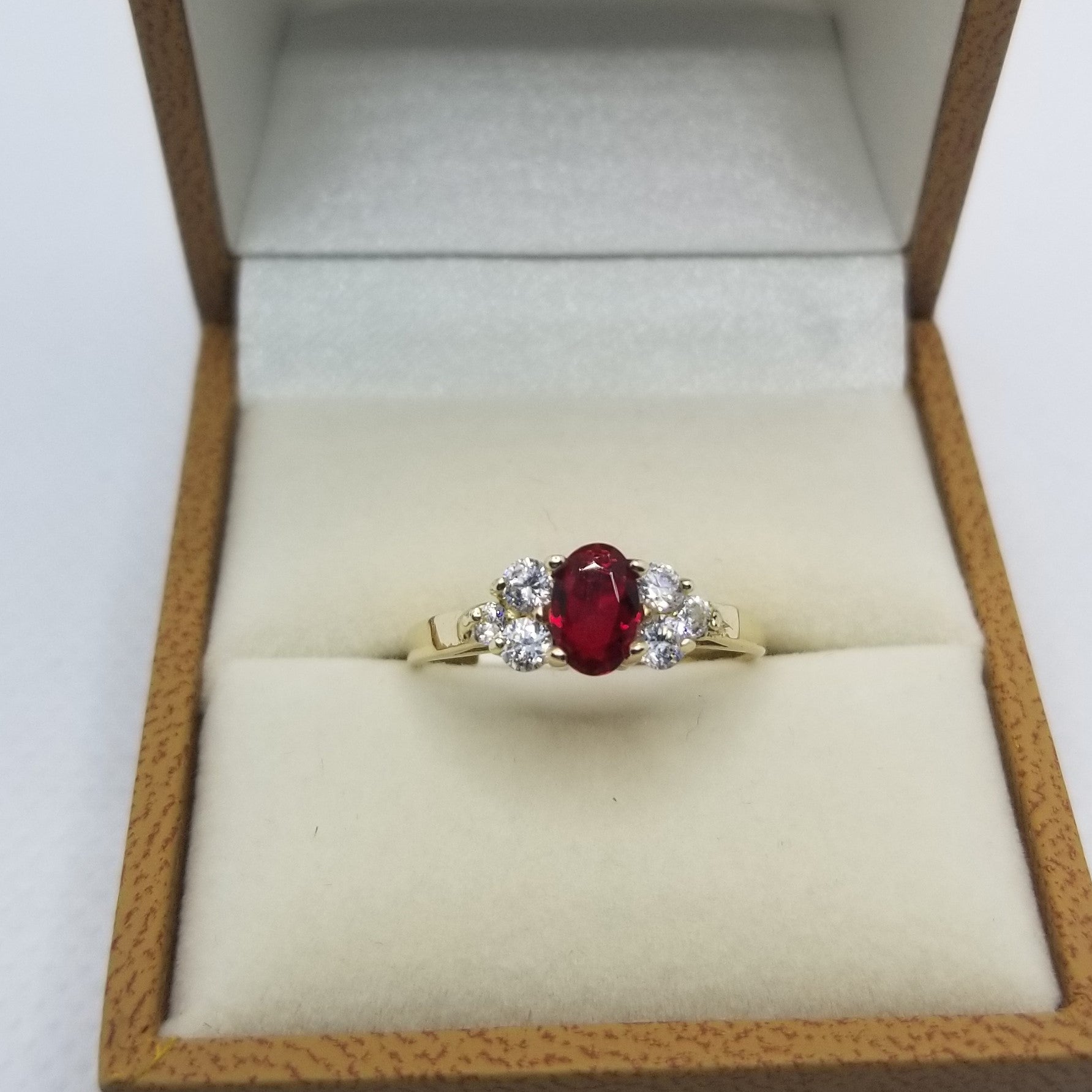 Anillo Dama 10k Circonia oval Roja