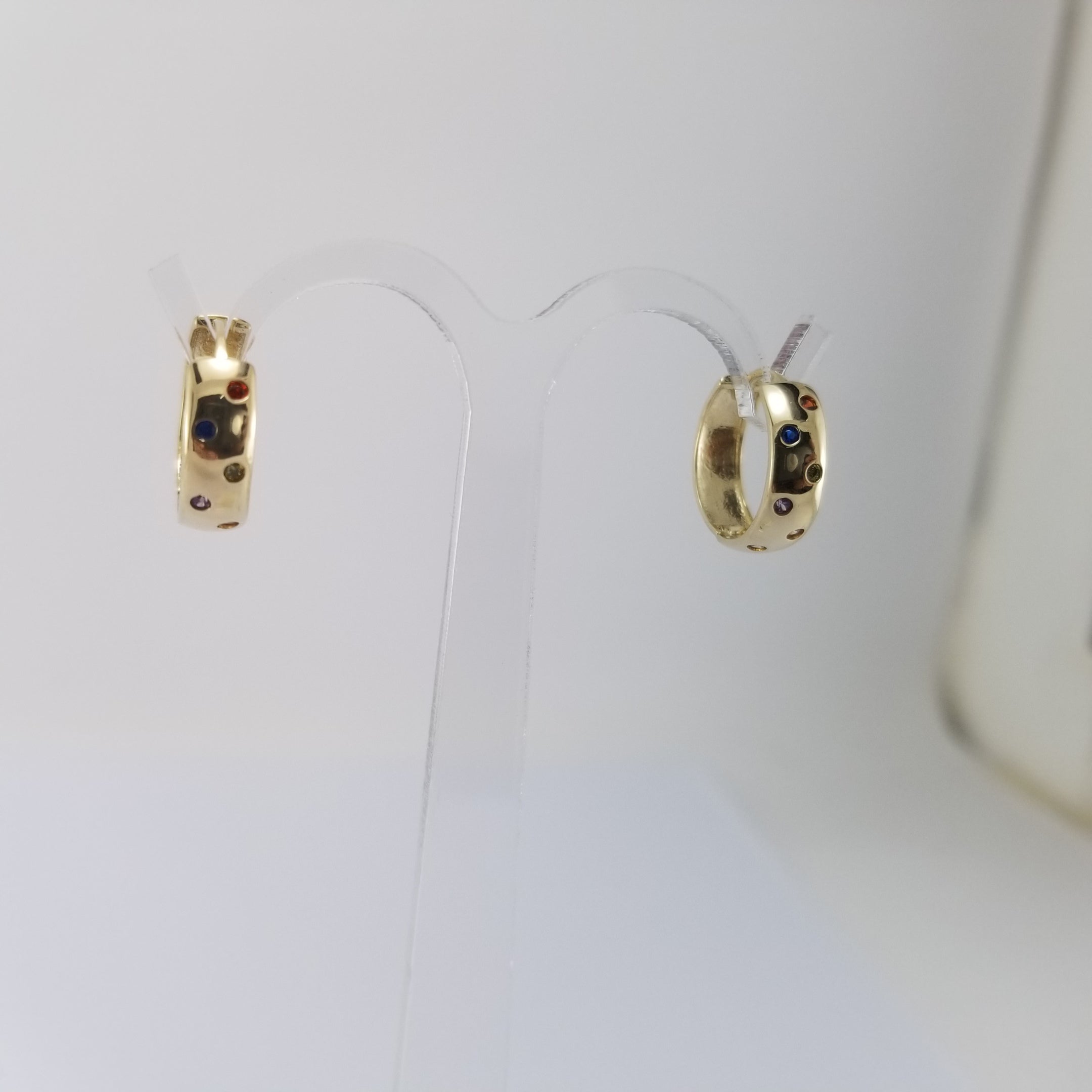 Arracadas huggie 10k Circonias Colores