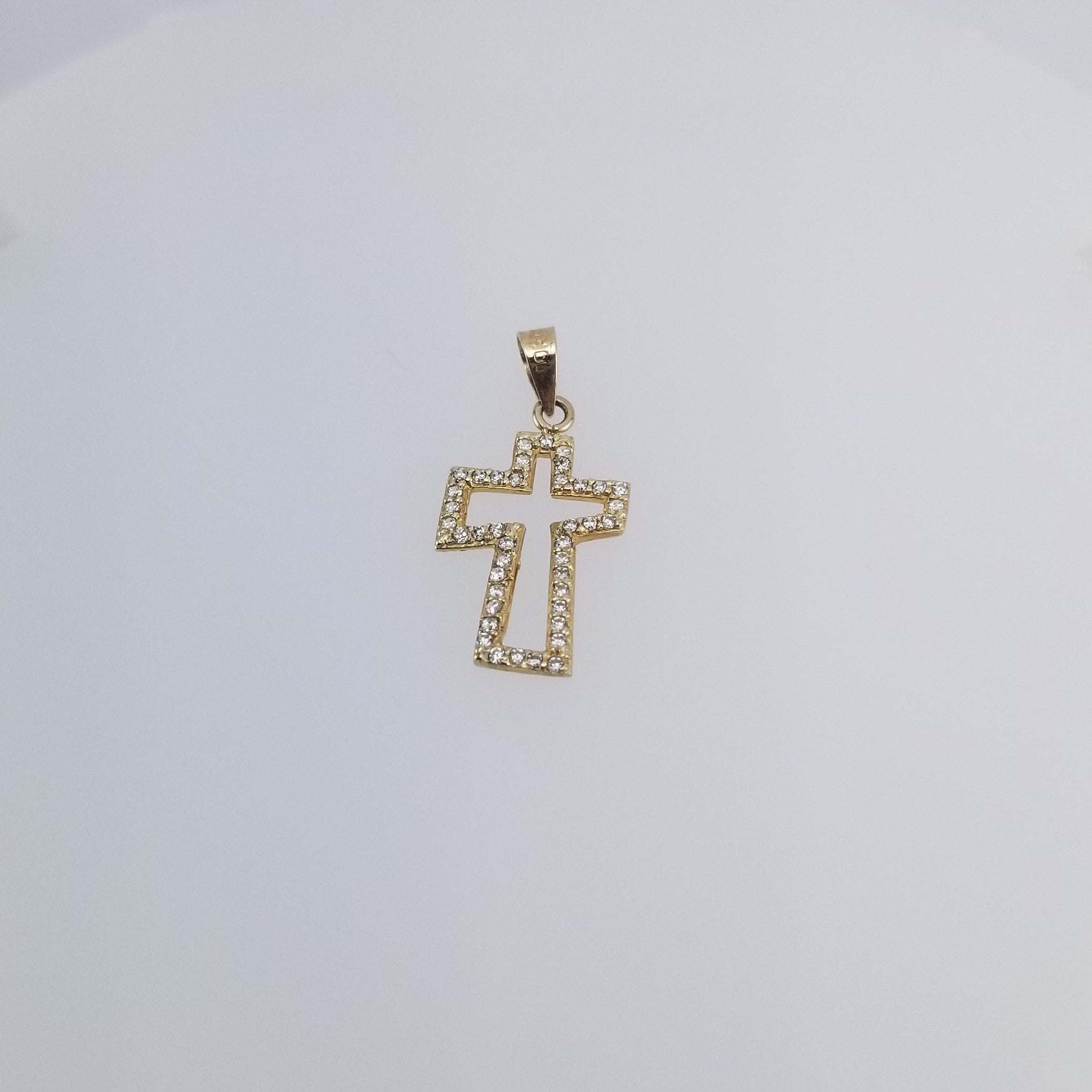 Cruz 10k Contorno asimetrico circonias.