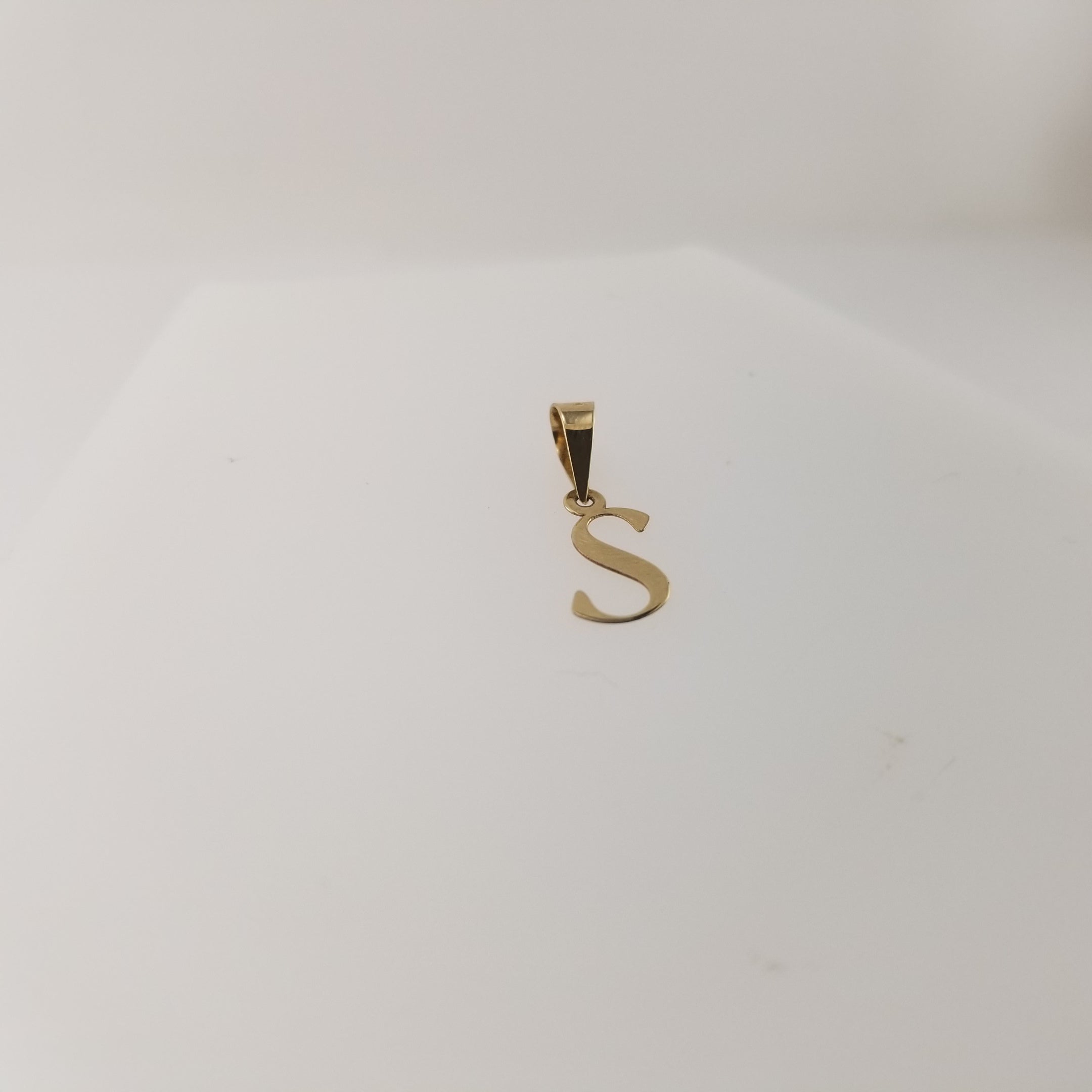 Dije 10k Letra S 15mm