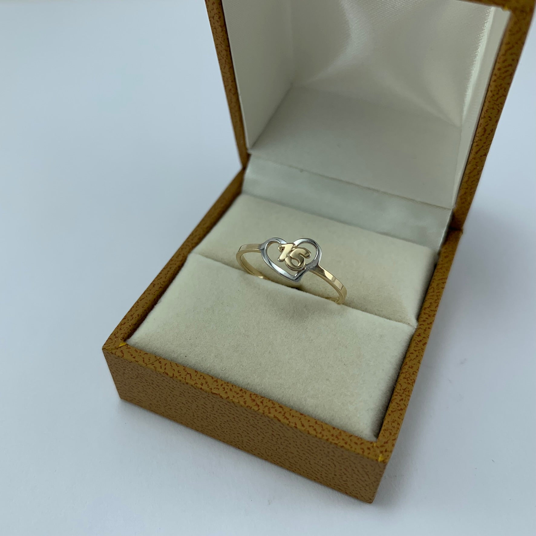 Anillo 10k 15 años Corazon