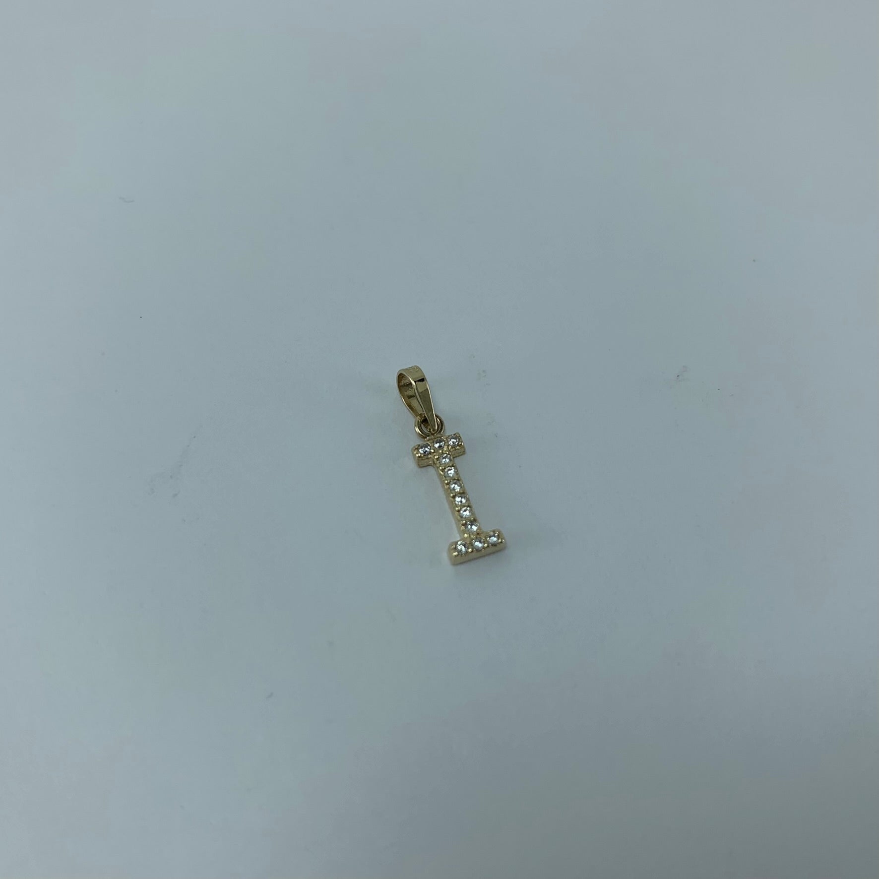 Dije 10k Letra I 10 mm Circonias