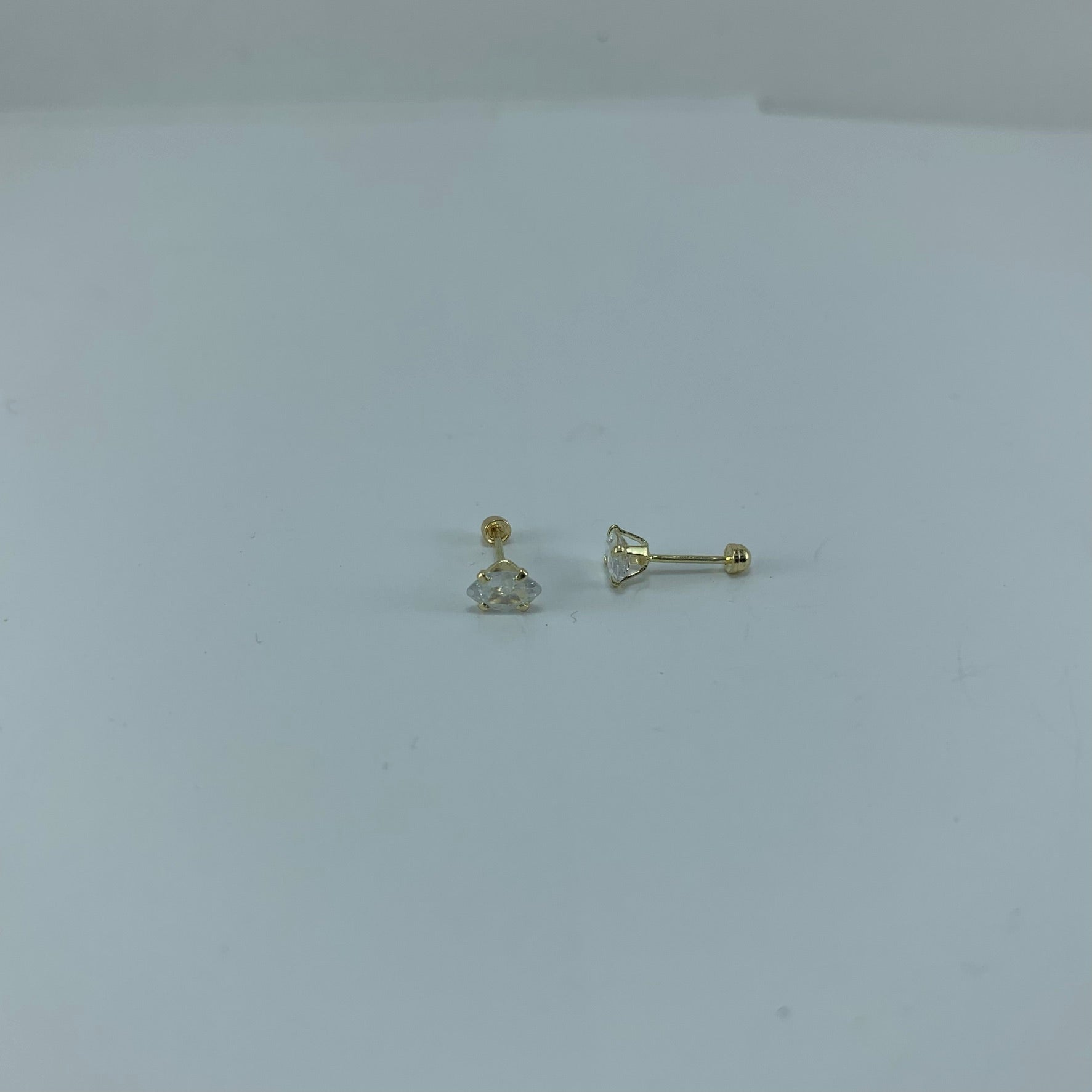 Broquel 10k circonia marquise 6x3mm