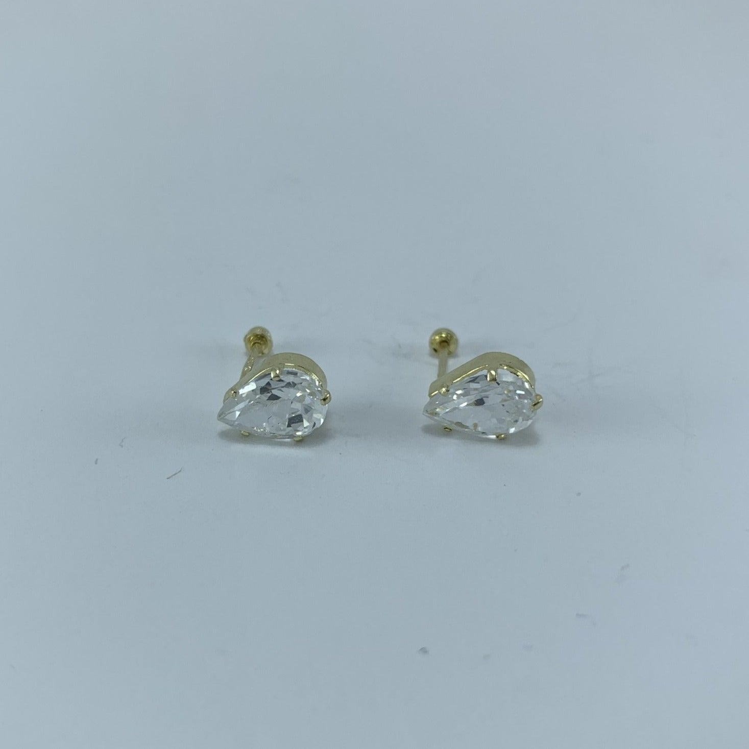 Broquel 10k circonia  corazon 9x6 mm