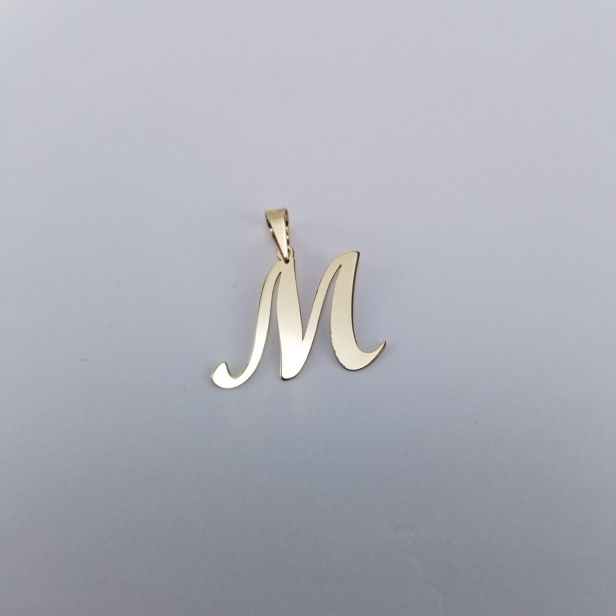 Dije 10k Inicial M 20mm